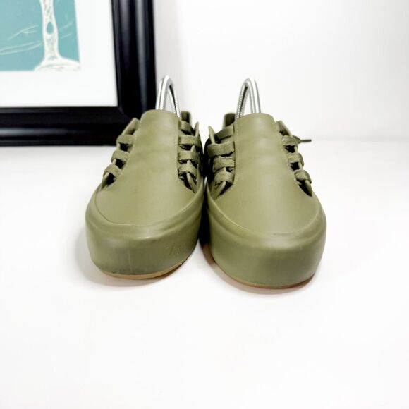 Melissa Possession Sneaker in Olive Green | Size 8 | Waterproof & Vegan - Picture 2 of 10